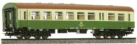 Rebuilt Passenger car 2nd class BDghwe with baggage compartment<br /><a href='images/pictures/Sachsenmodelle/74370.jpg' target='_blank'>Full size image</a>